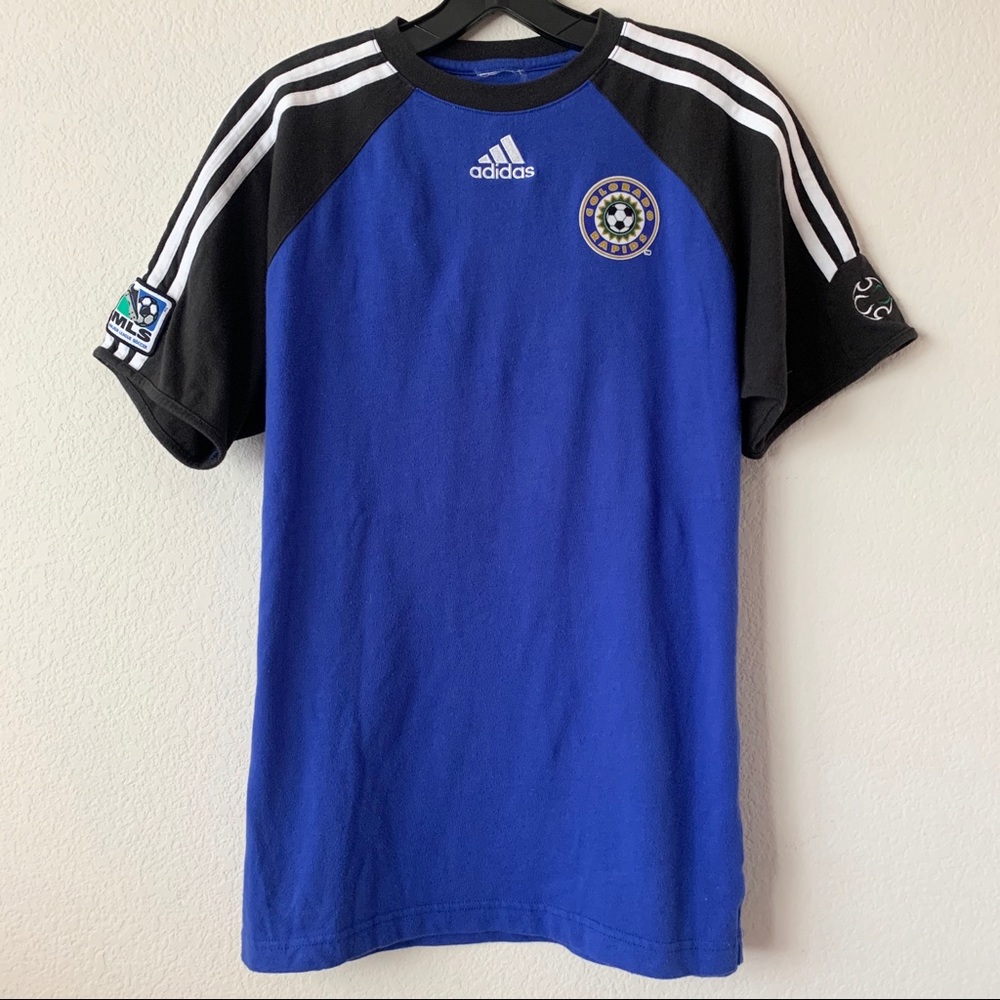 Hold Vintage Adidas soccer tee